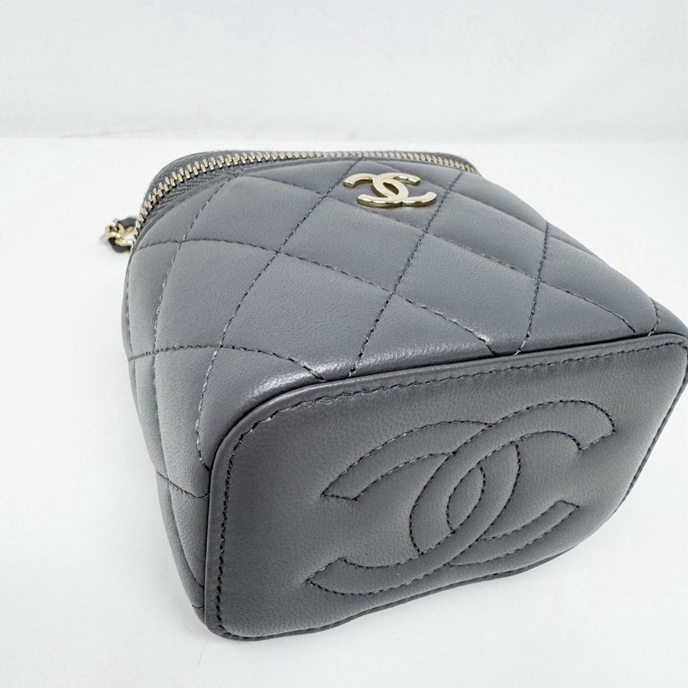 Chanel Mini Vanity Bag - Picture 6 of 14